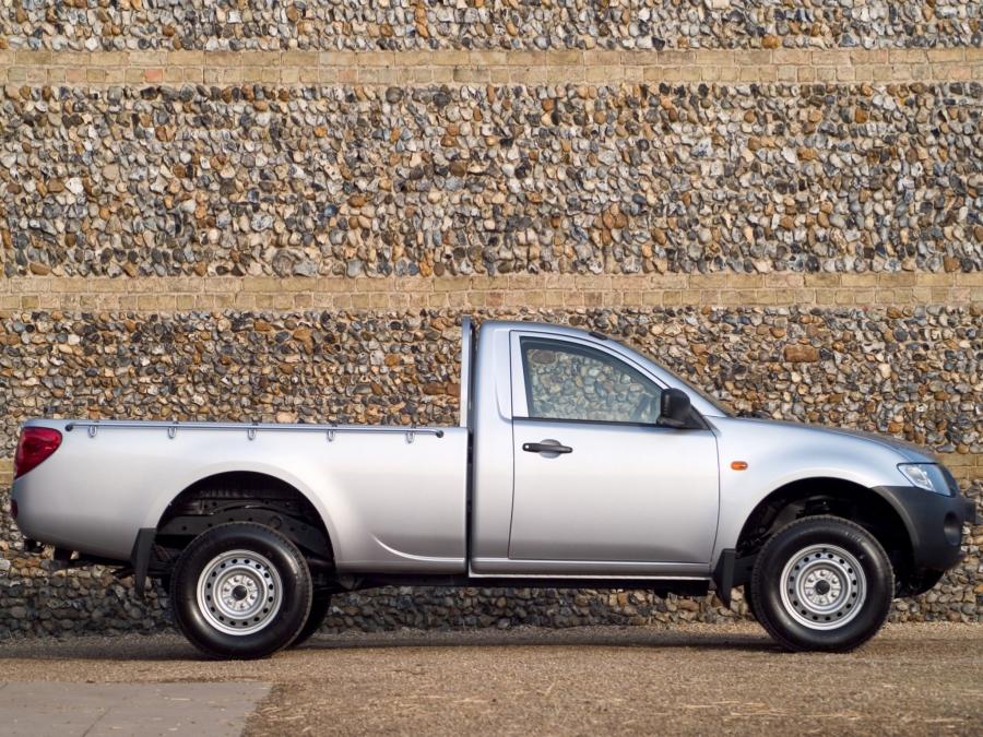  Mitsubishi L200 4Work Single Cab 2006 года  (UK) (фото 3 из 11)
